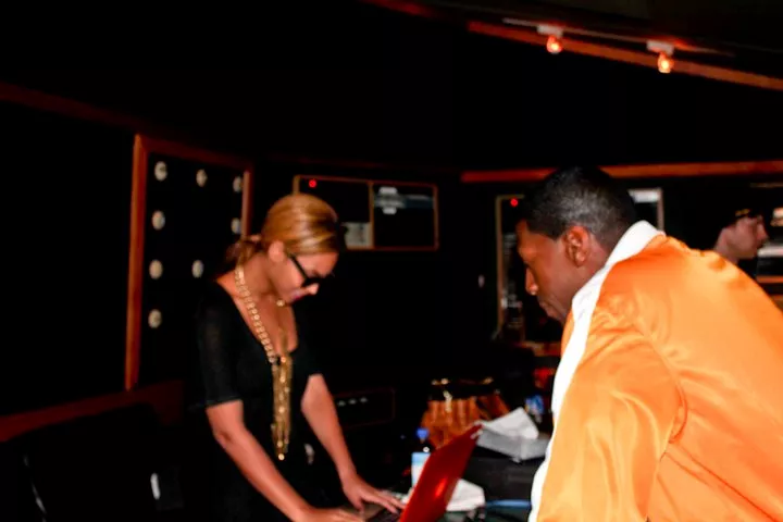 Beyoncé er i studiet