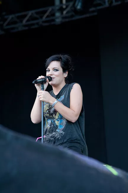 Lily Allen sätter ljus på sexistisk musikbransch