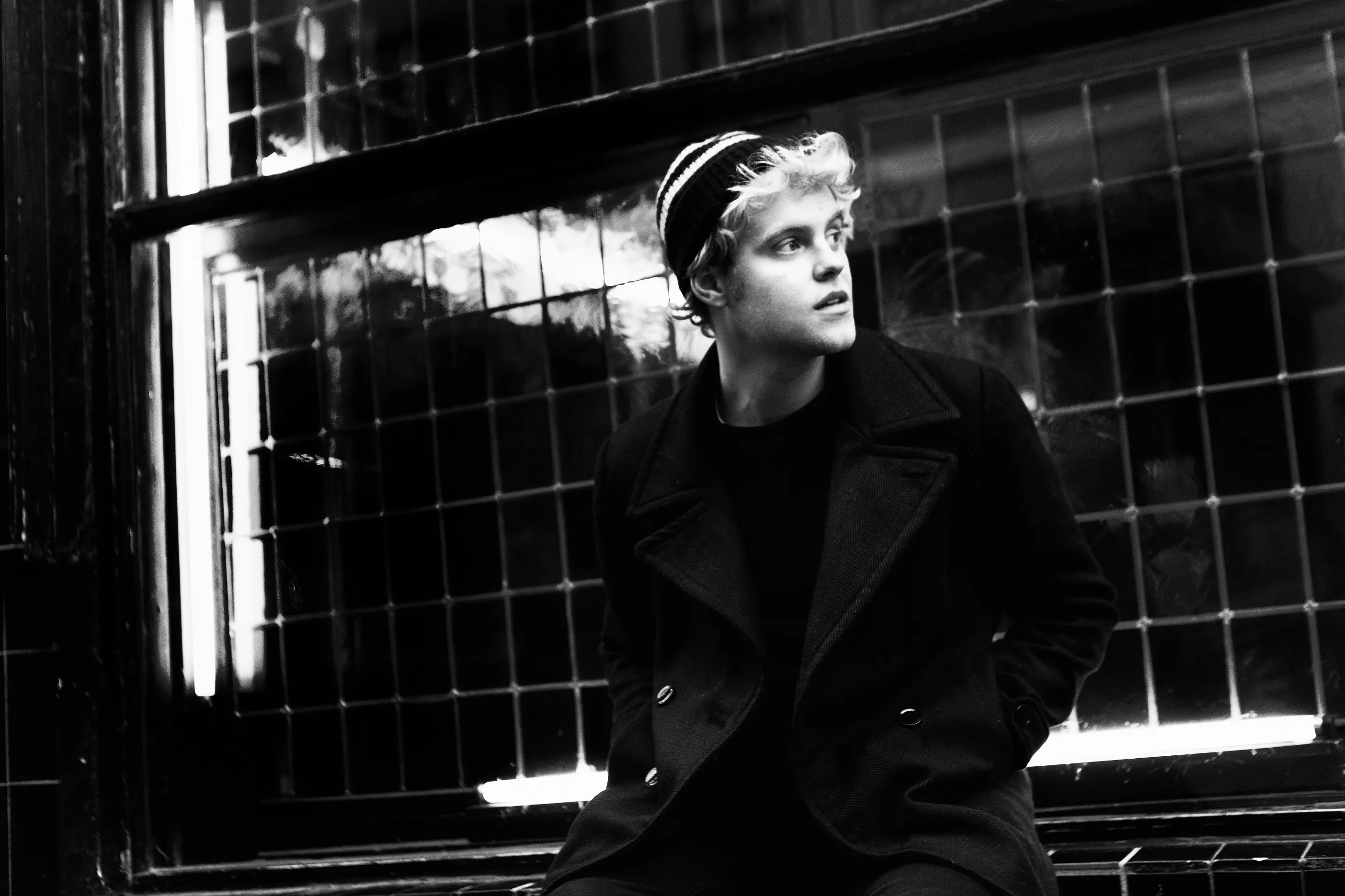 Sangskrivning med hånden på hjertet