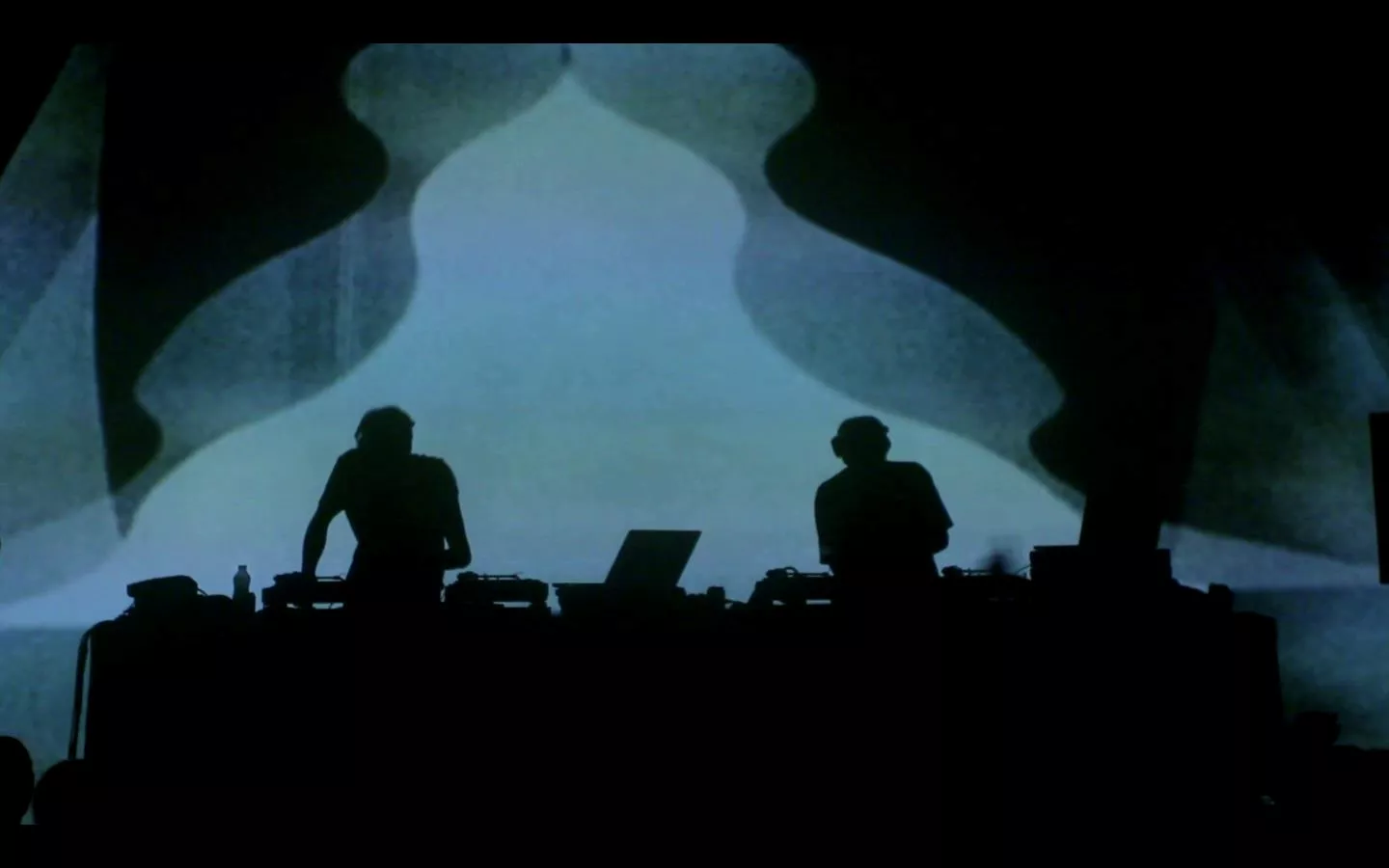 Distortion klar med Final Party