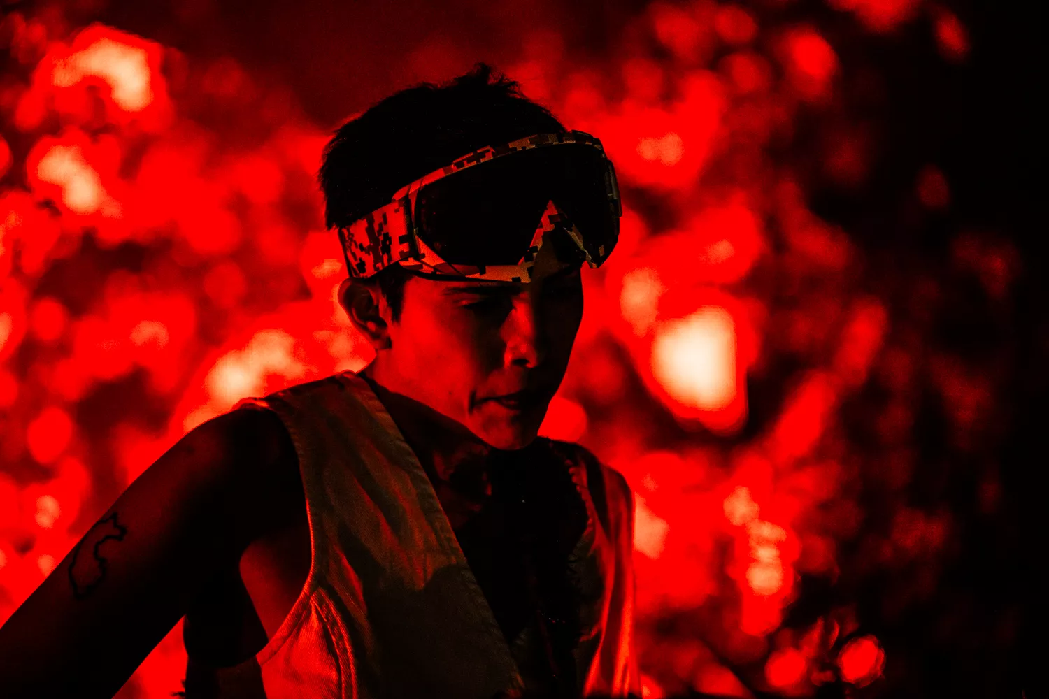 Ujævnt pankontinentalt cumbia-technorave for to afroguitarer