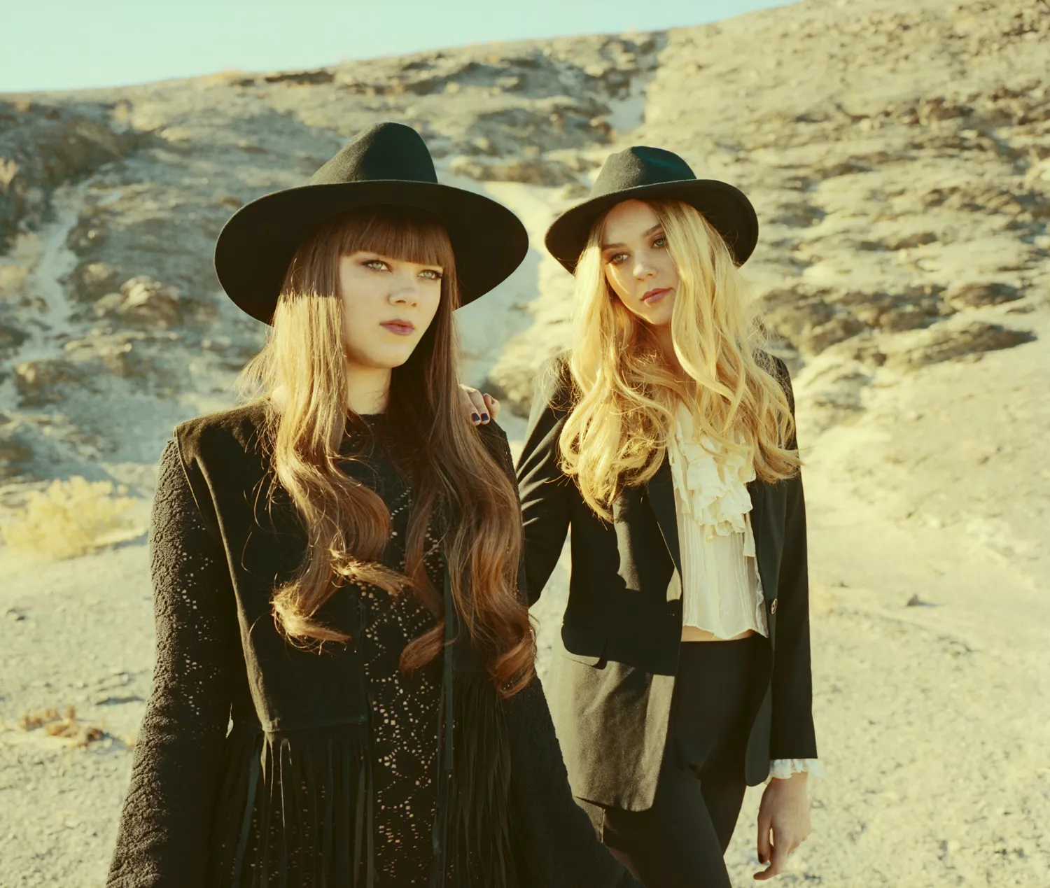 Forhåndslytt: First Aid Kit