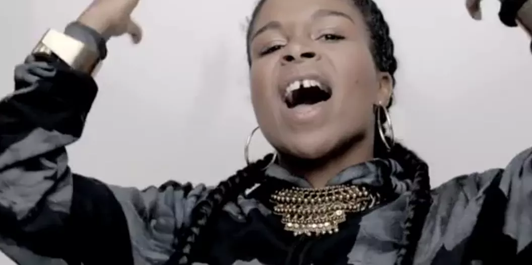 Nabiha topper amerikansk hitliste