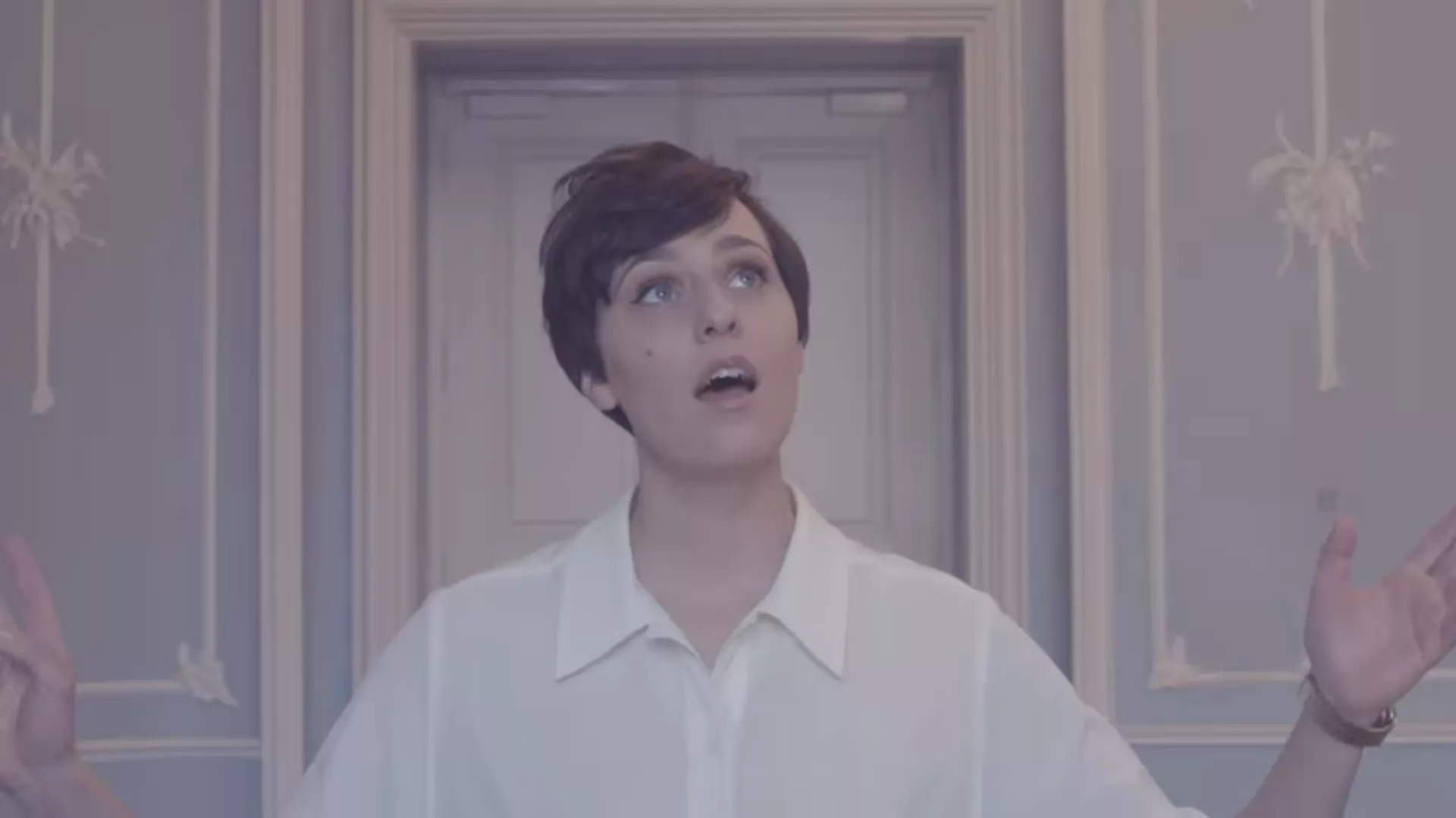 Julie Maria klar med ny musikvideo