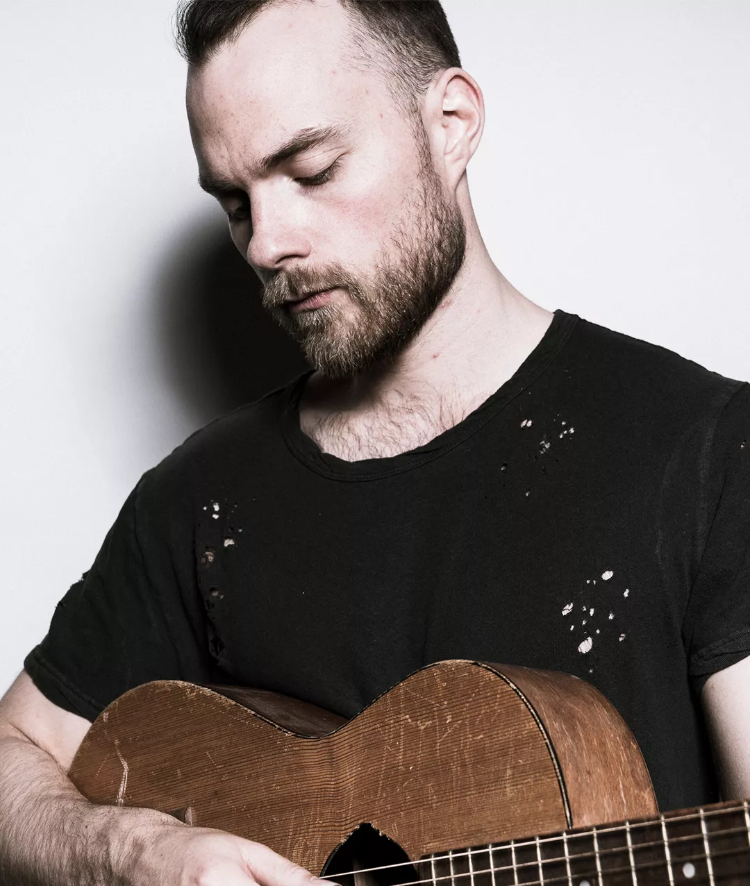 Det islandske stjerneskud Ásgeir kommer til Danmark