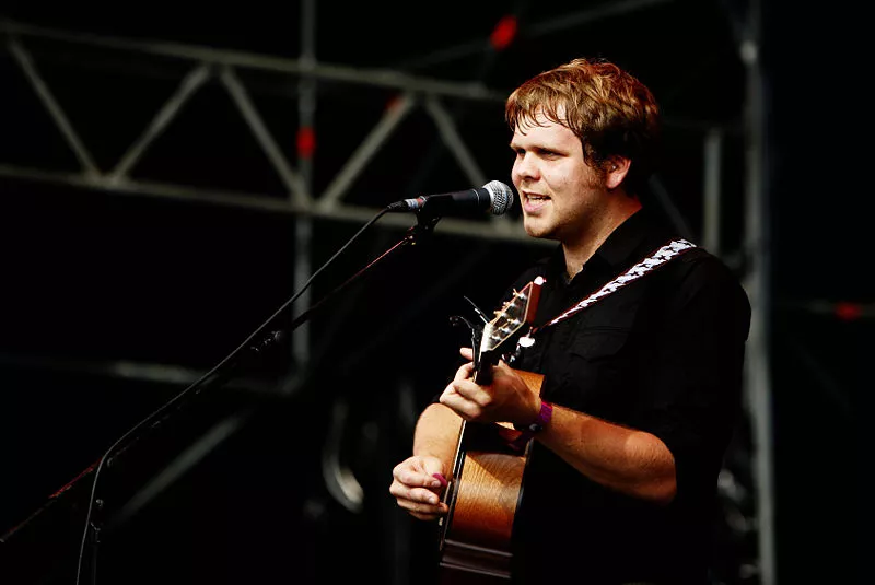 Loney, Dear gæster Ideal Bar