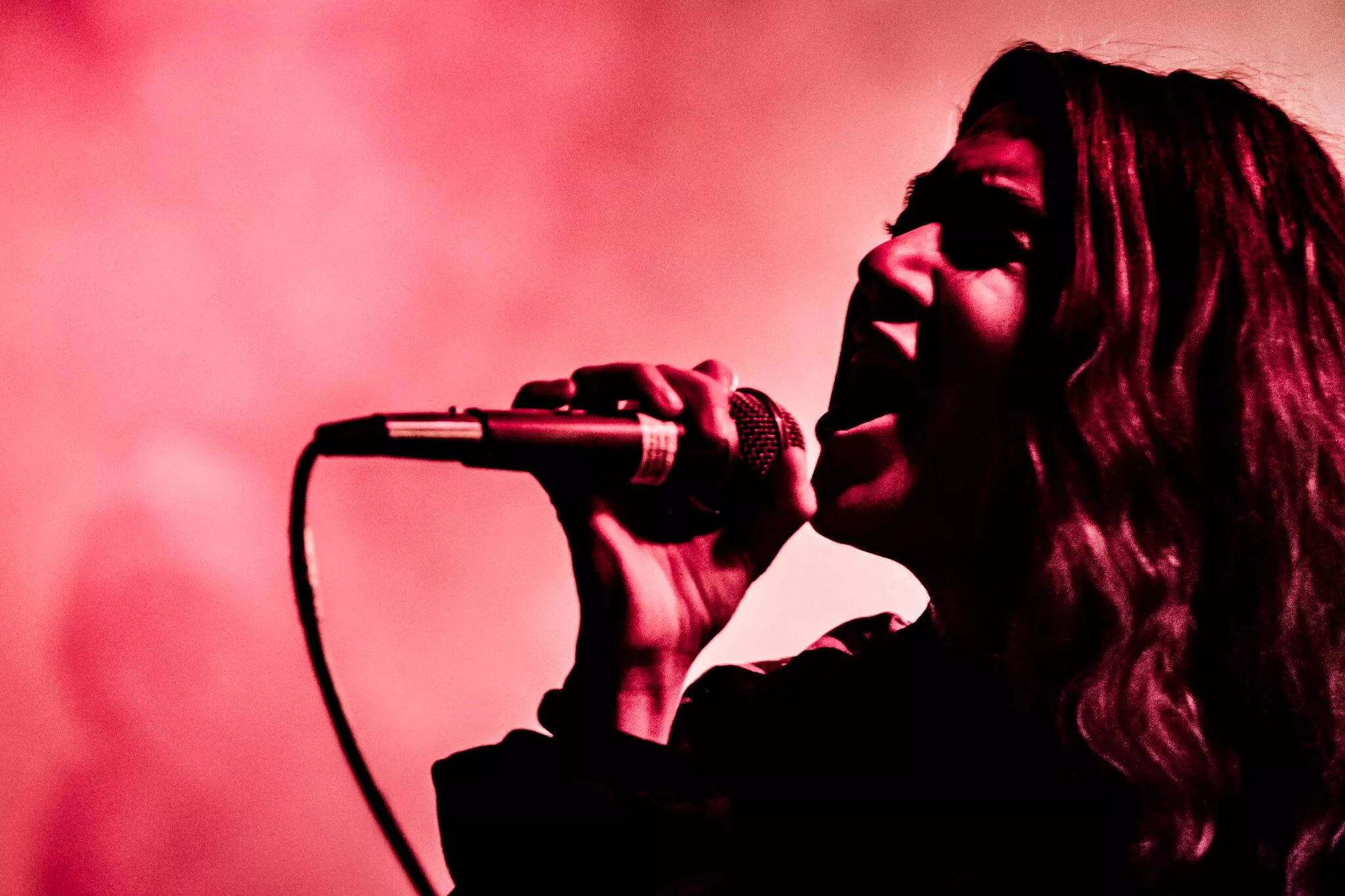 ANMELDELSE: Både hjerte og knytnæve står i flammer