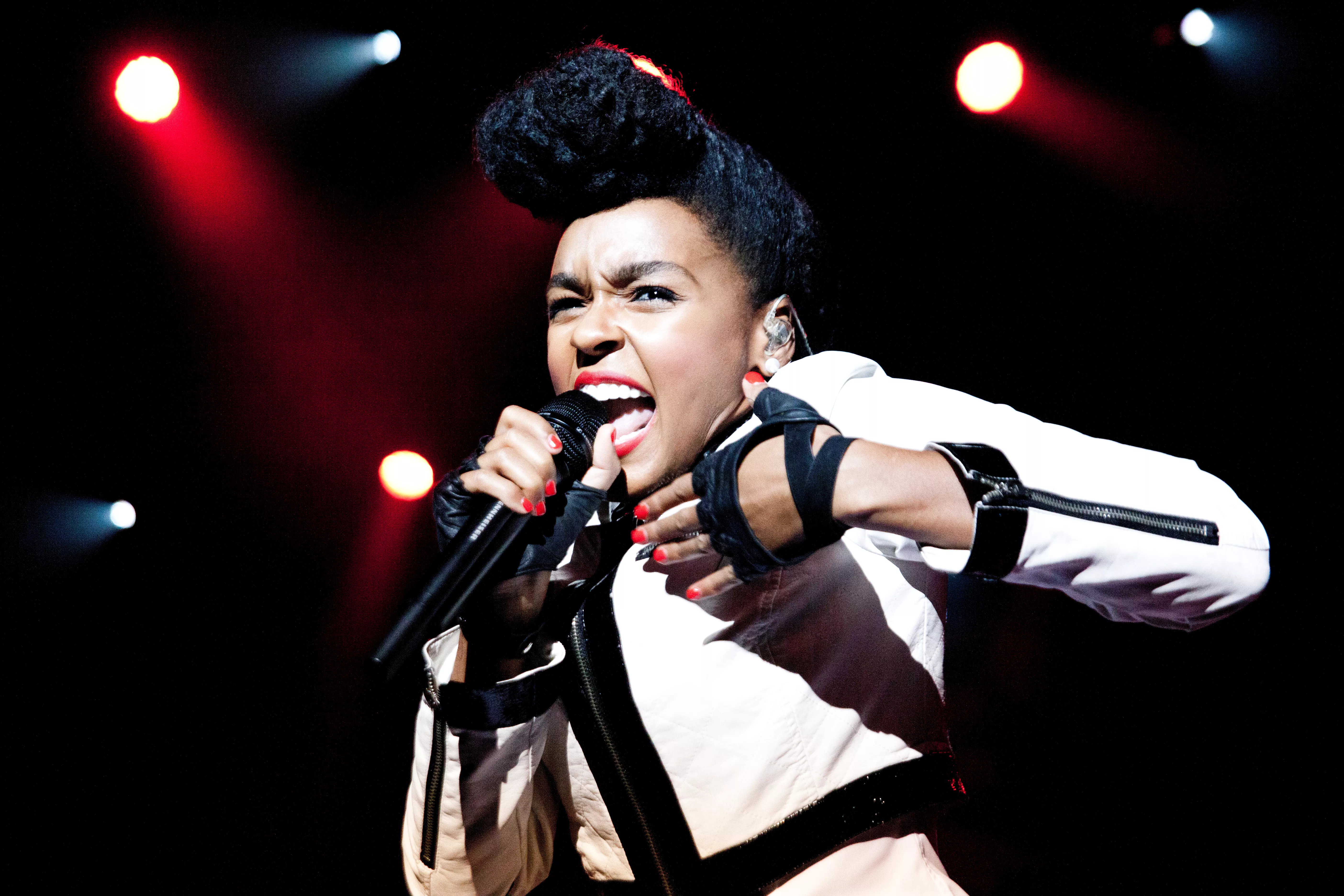 Stjerneparade spiller til protestmarch mod Trump 