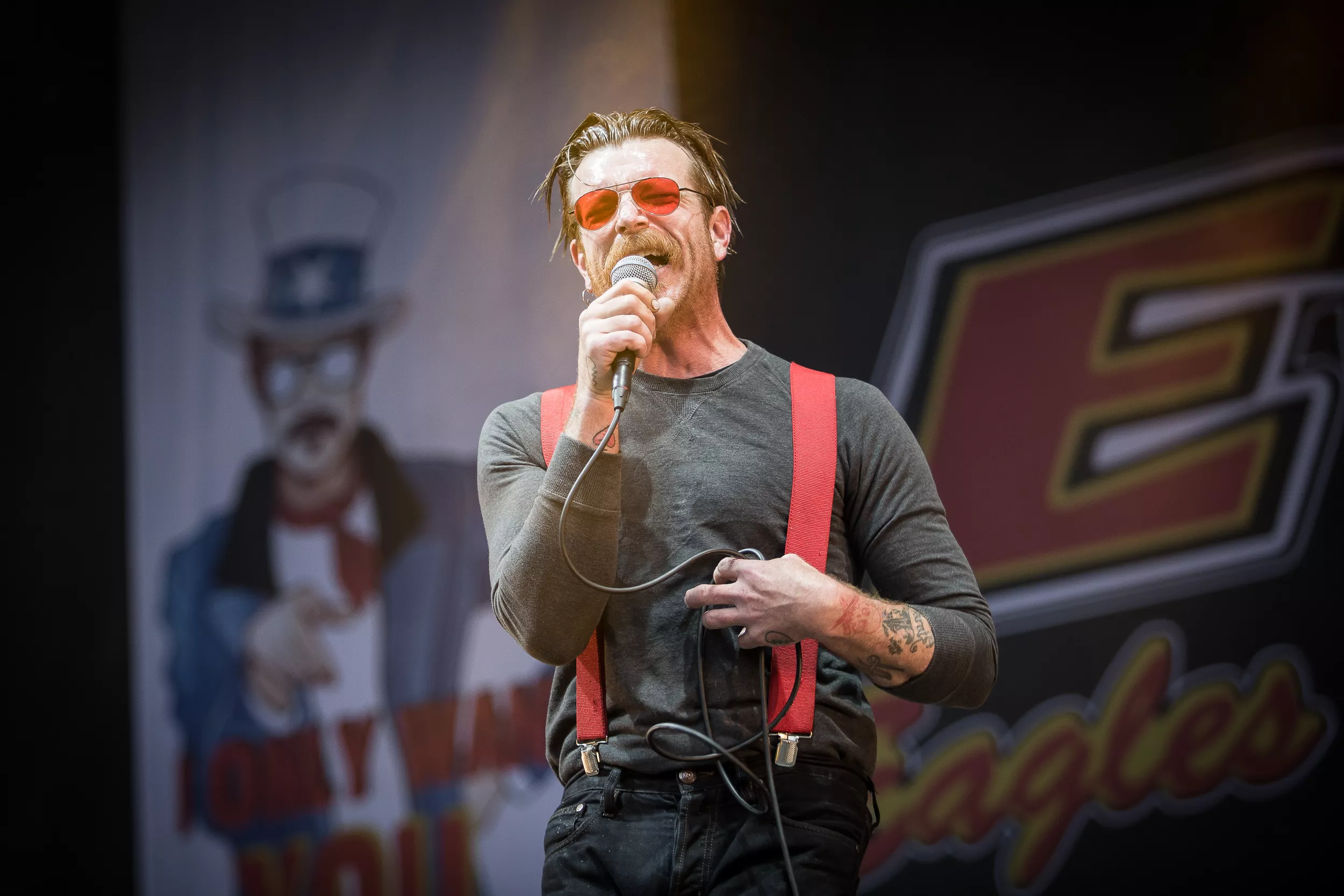 Kontroversiell vapenförespråkare ber om ursäkt