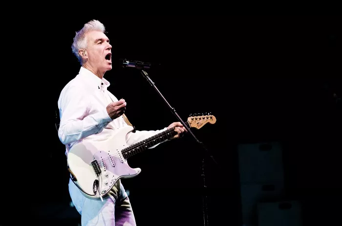 TAK FOR SIDST: Hør David Byrnes personlige Paramore-cover