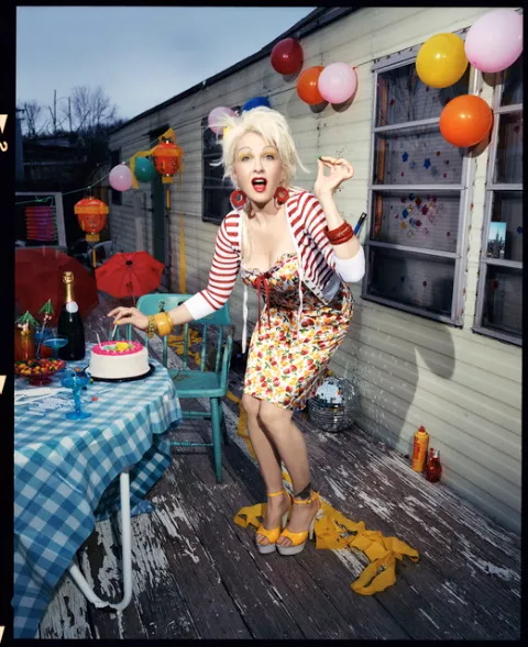 Cyndi Lauper kommer til Train