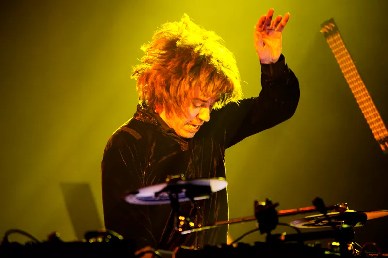 Synth-pionjär till Sverige