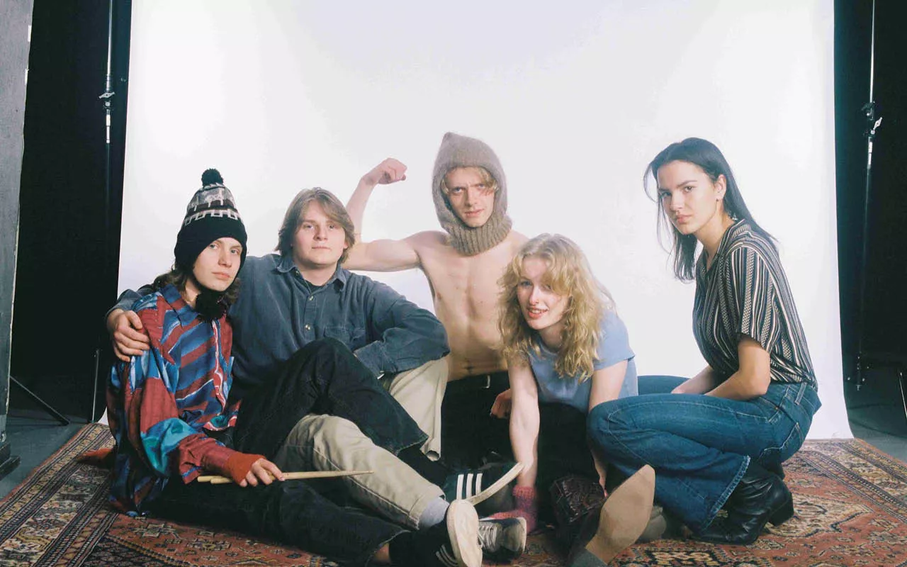 Yellowroots är ett indierockband från Oslo med glimten i ögat.