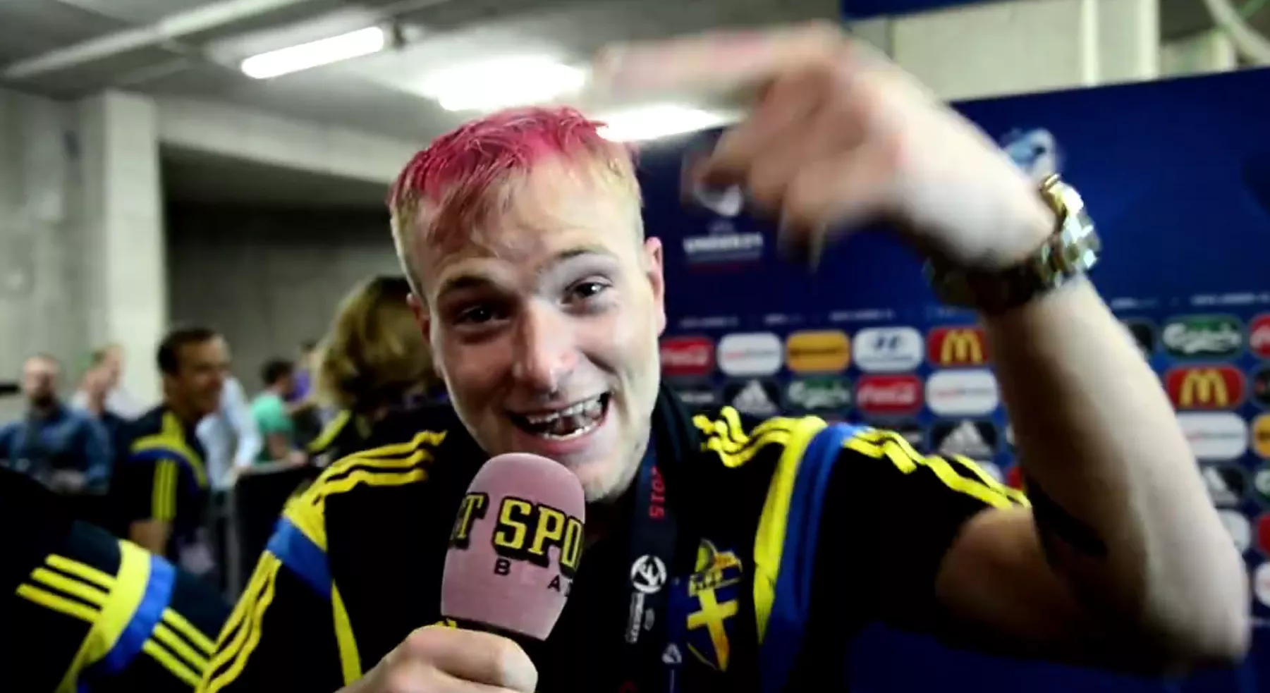 Se John Guidettis klockrena segersång