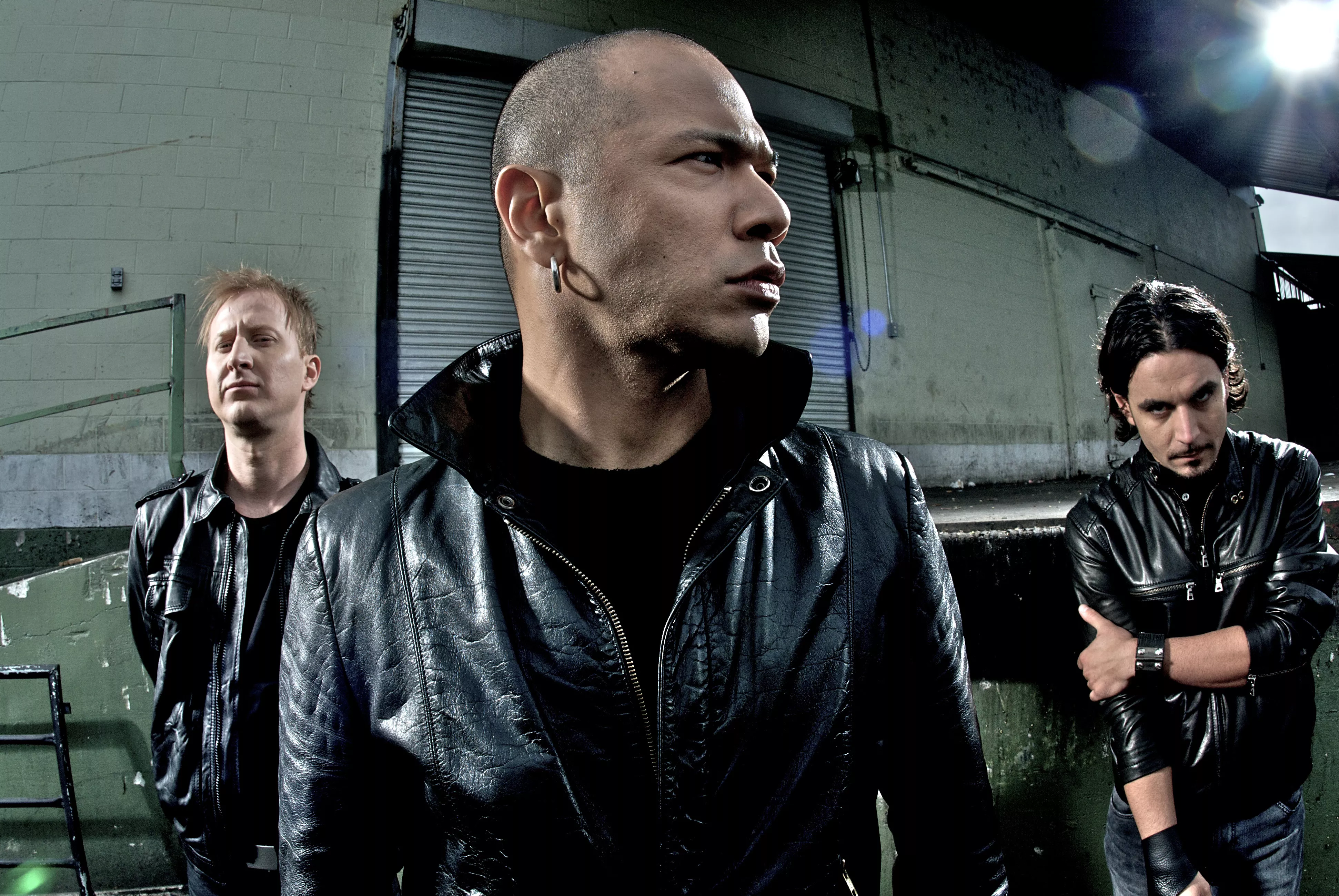 Danko Jones värvar trummis