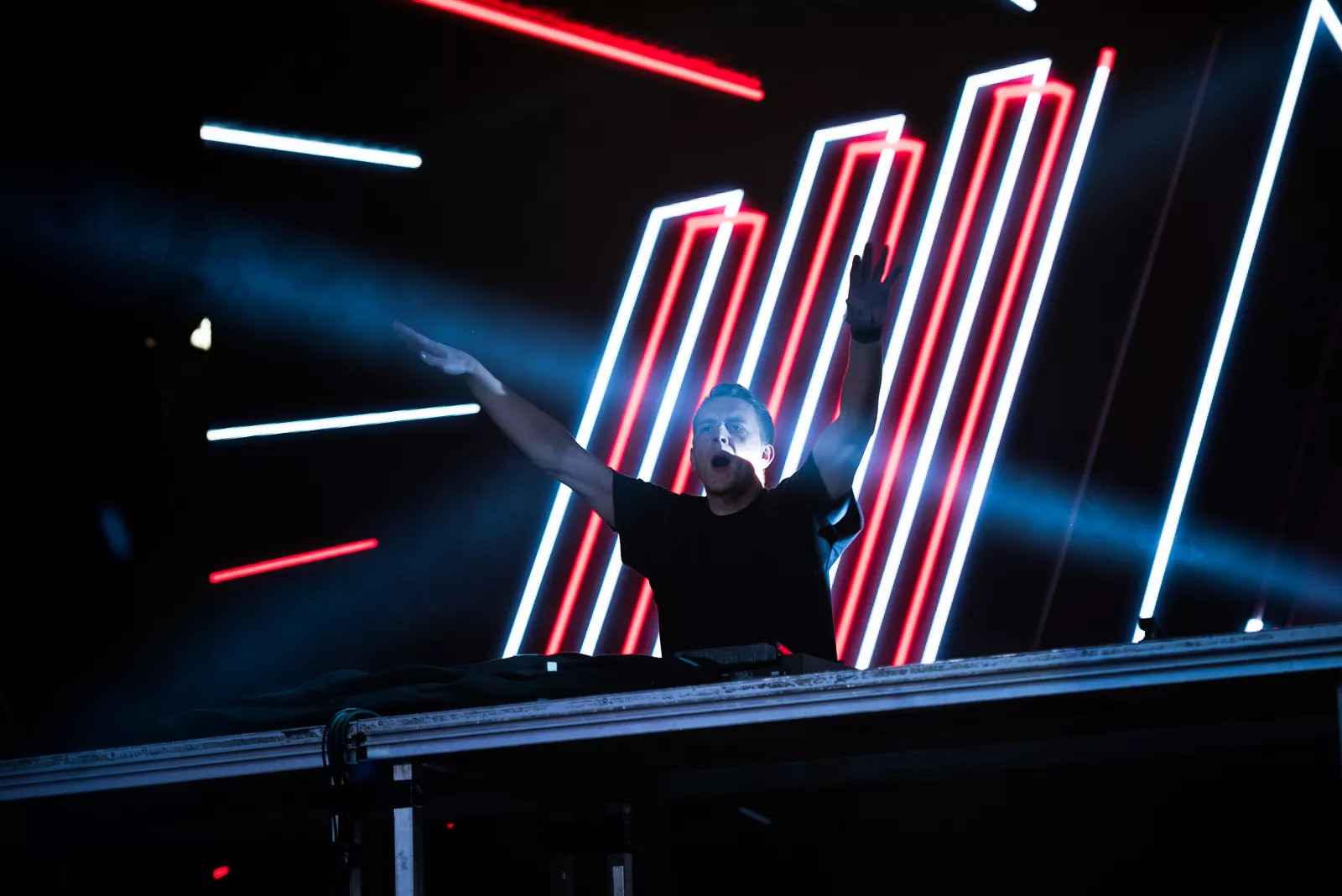 Dansker har lavet et af de 20 største hits i England i 2017