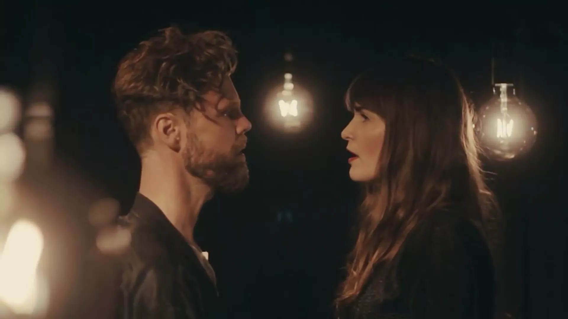 PREMIÄR: A Beautiful Friend och Jennie Abrahamson fångar distansen mellan människor