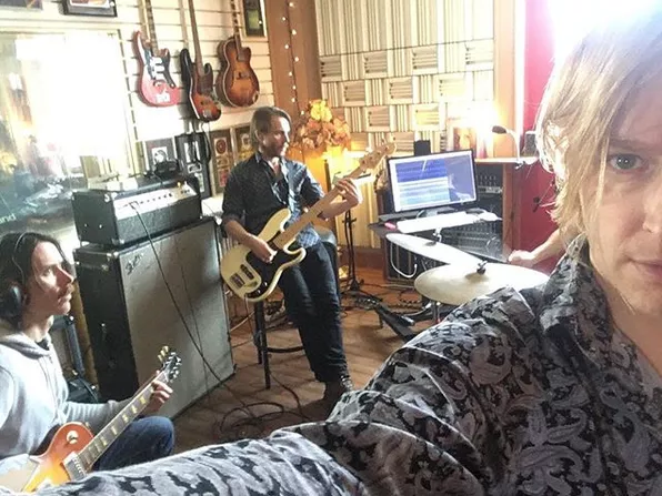 Refused spelar in nytt
