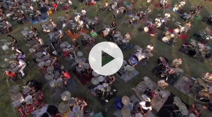 Se: 1.000 musikere spiller Foo Fighters