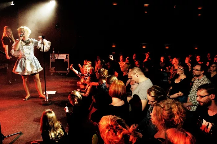 Musikere kritiserer smartphones: "Nyd nu bare koncerten!"