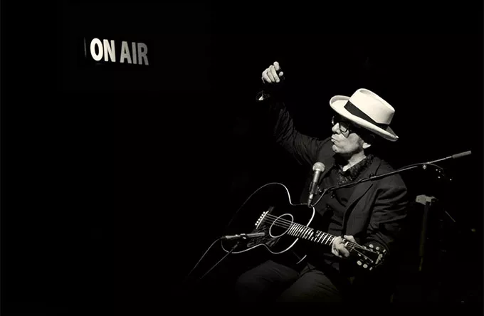 Elvis Costello kommer til Danmark