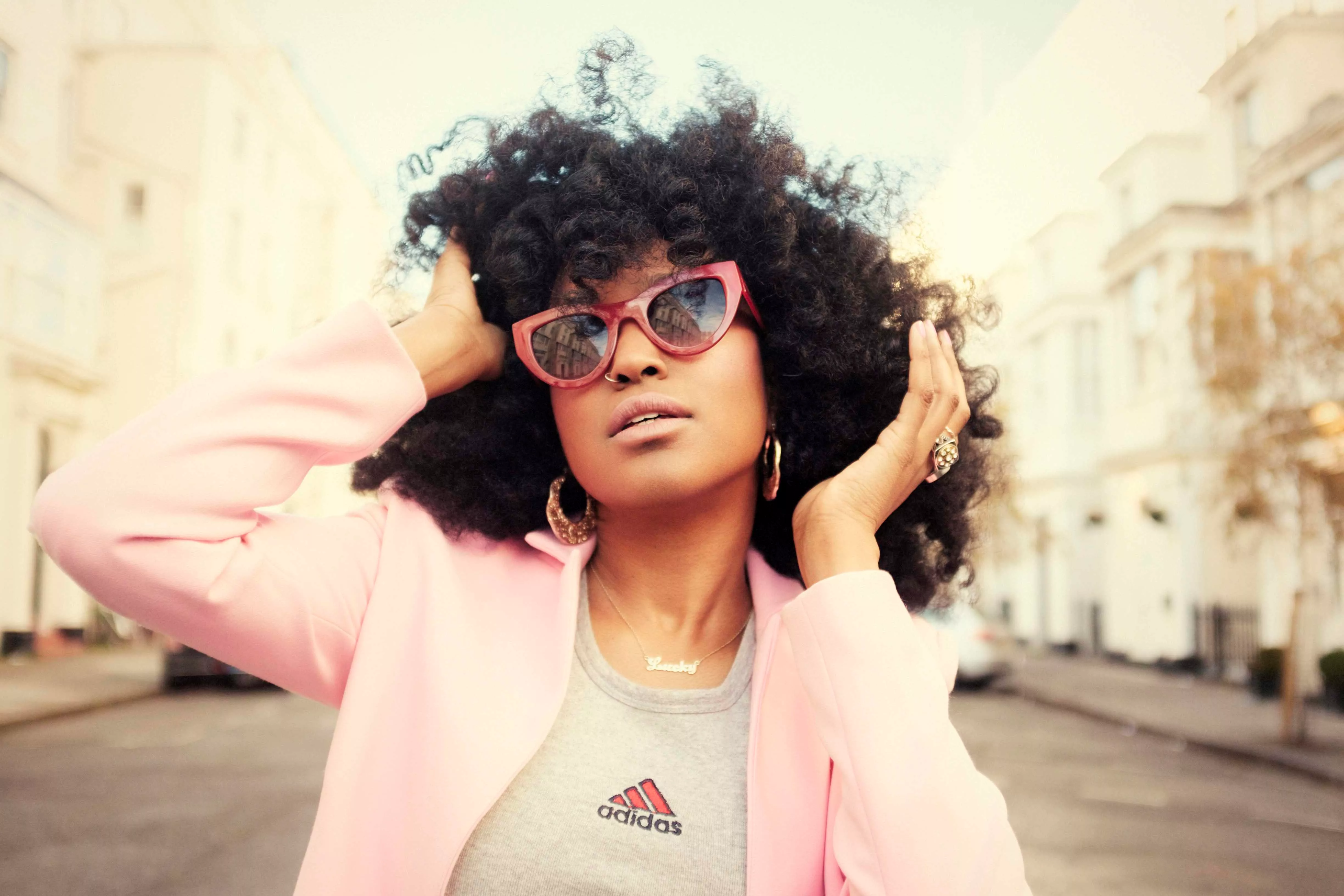 JULEKALENDER-LÅGE 10: Hør årets bedste sang ifølge Iris Gold