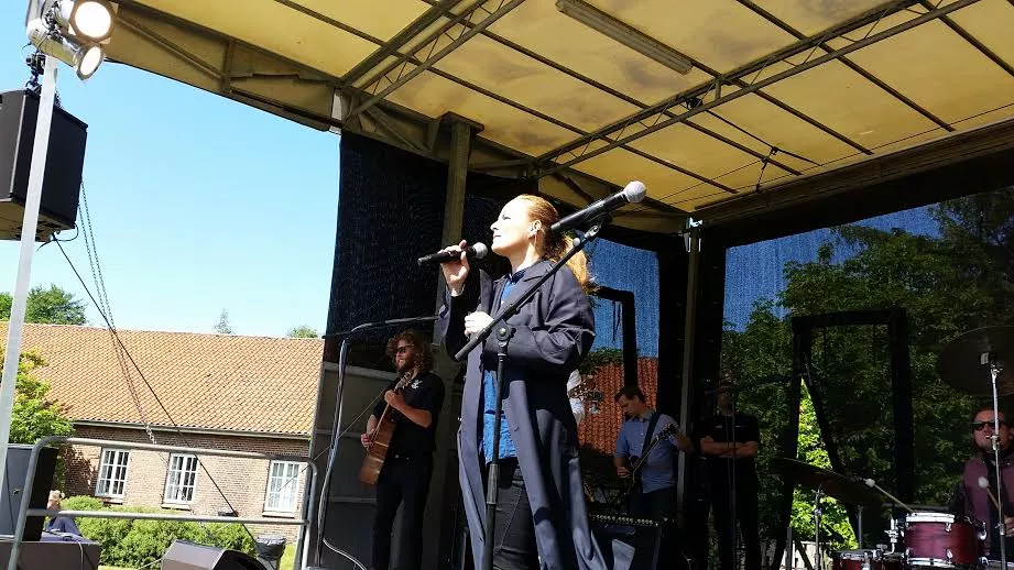 Diverse kunstnere: Flygtningestemmer, Flygtningemuseet, Oksbøl