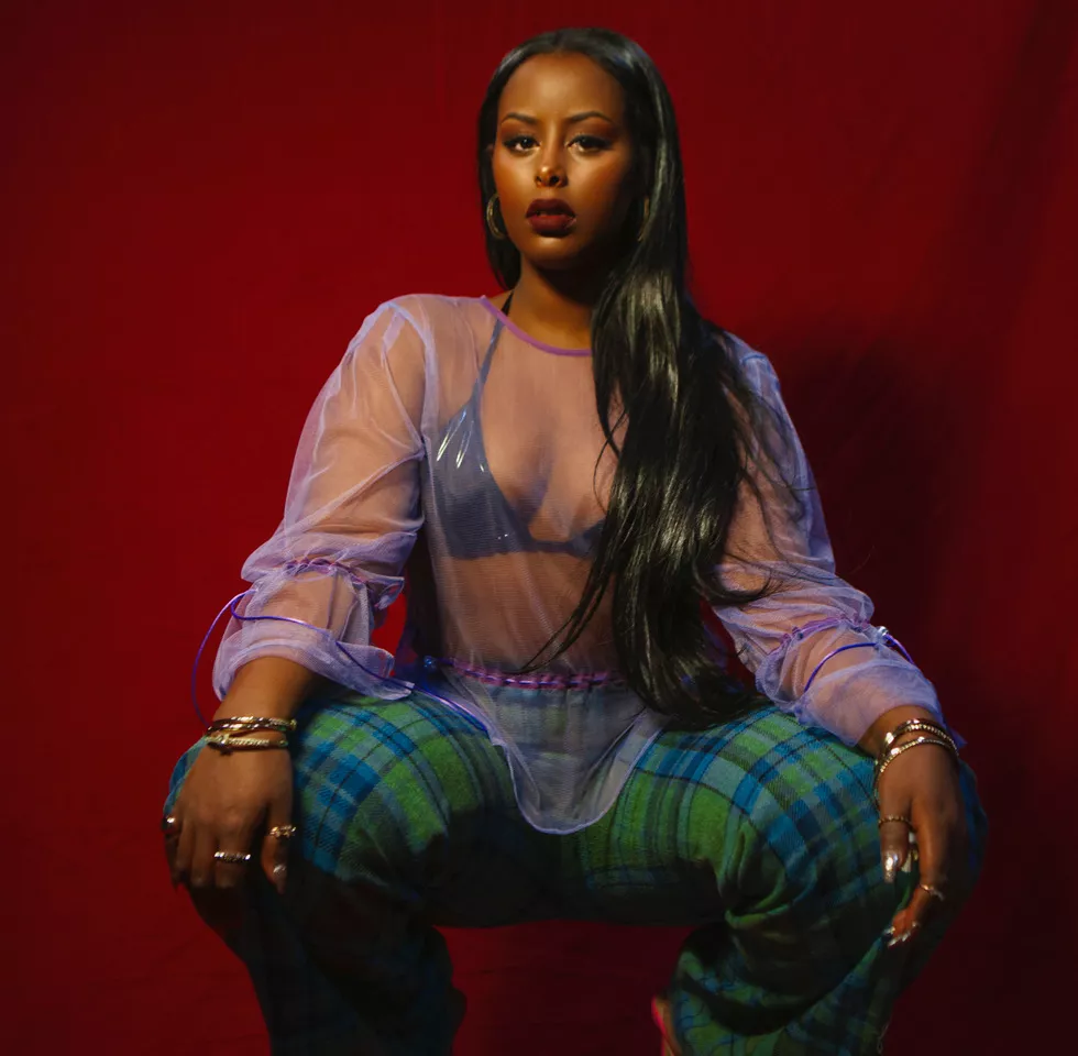 Nu kan du gästa Cherrie på ny låt