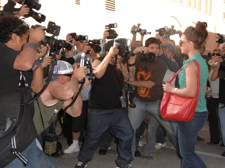 Britney slår igen mod paparazzier
