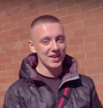 Aitch gör en återblick till 1989