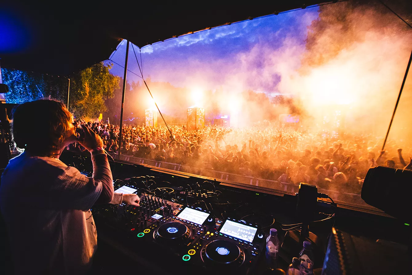 Foto: Sebastian Moldt (det første foto) og Sofie Jimenez / cphdistortion.dk