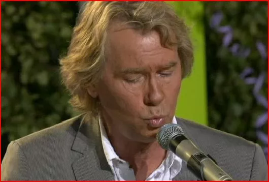 Peter Lundblad firar 40 år som artist