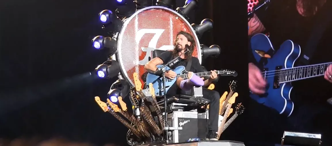 Avis nægtede at følge Foo Fighters' fotokrav - de sendte en tegner