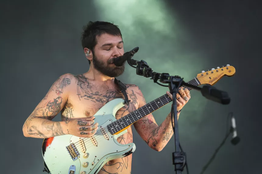 Solid saltvandsindsprøjtning fra de sympatiske skotter