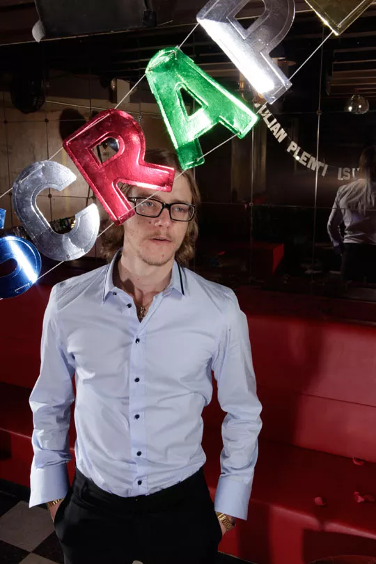 Interpols sångare går solo – igen