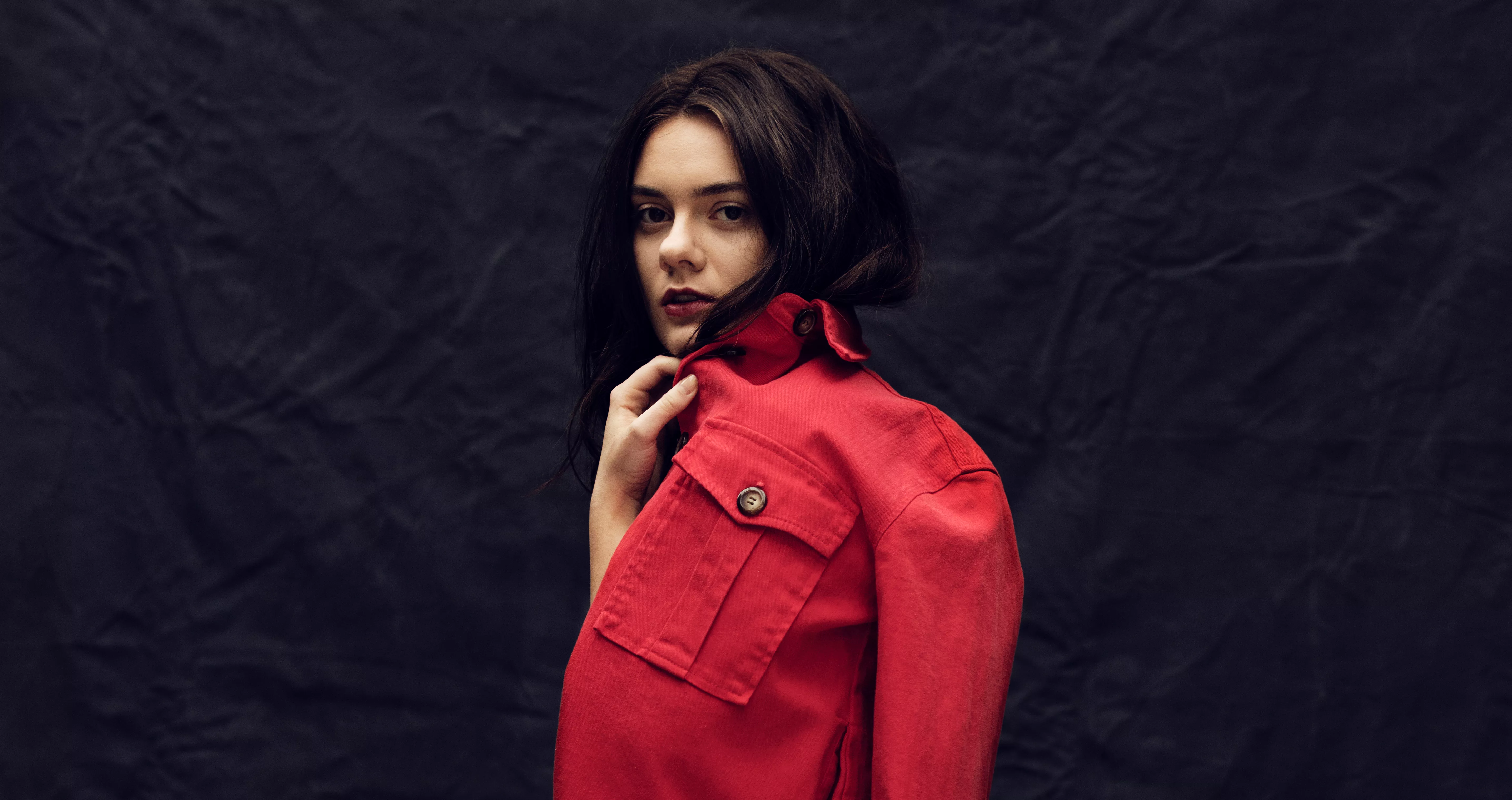 Samarbeider med noen av de beste låtskriverne og produsentene i Norden