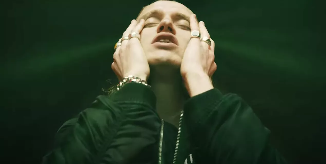 PREMIERE: Se Go Go Berlins video til den eksplosive energiudladning ”Careless”