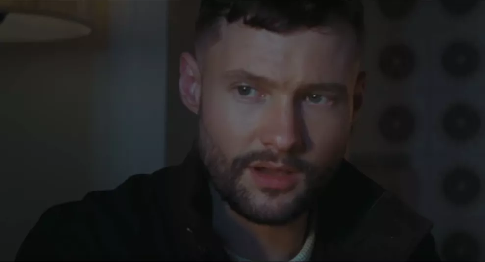 VIDEO: Den virale sensation Calum Scott hylder selvværd