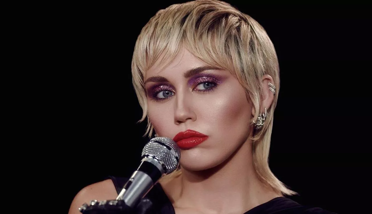 Cyrus klär i 80-talsrocken