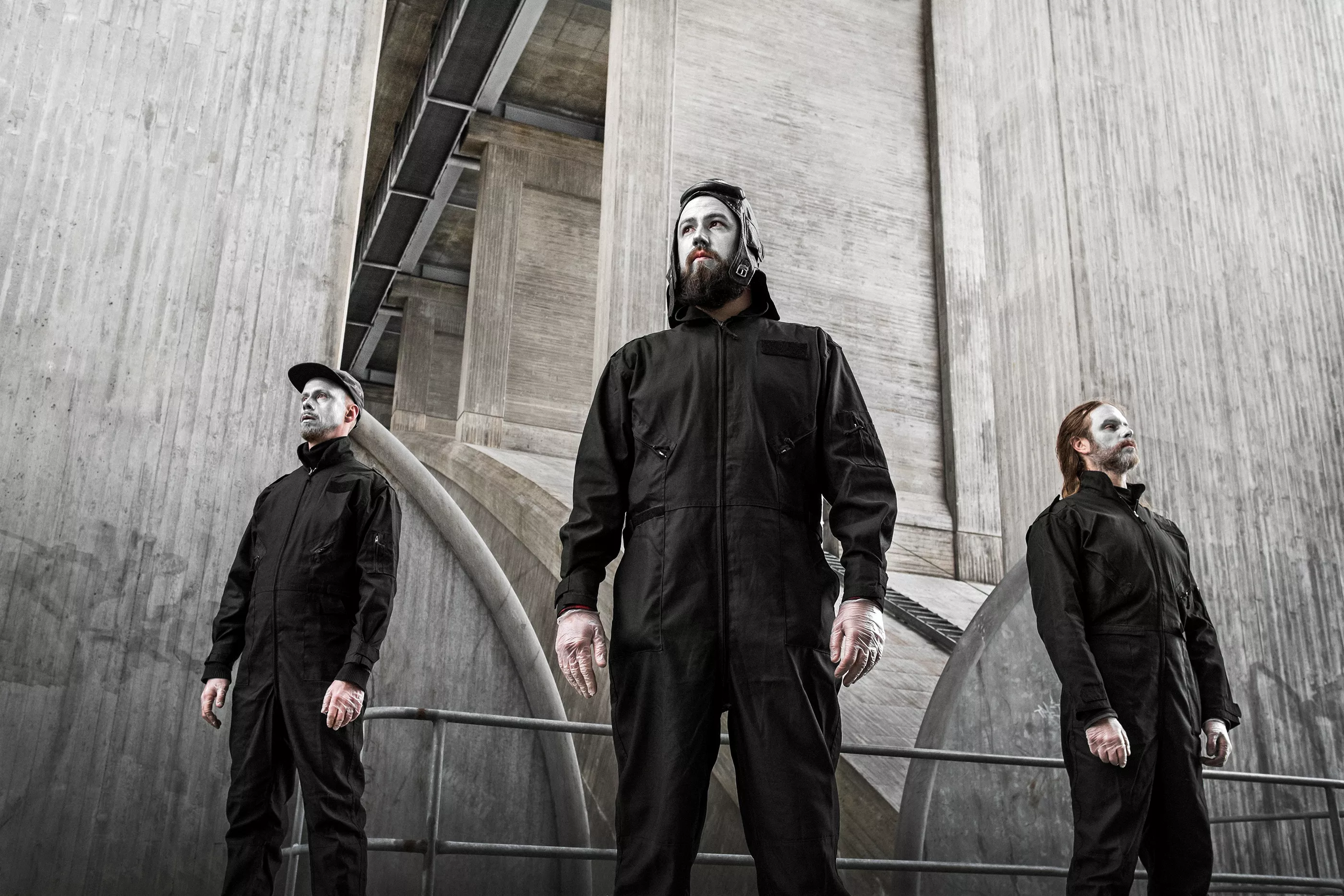 LÅTPREMIÄR: Satan Takes A Holiday - Ladder To Climb