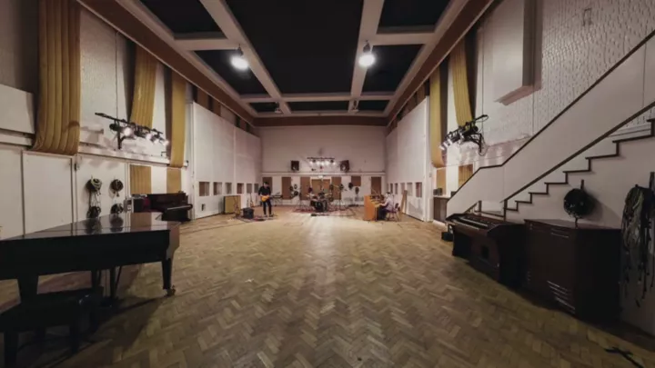 Ta en virtuell spasertur i Abbey Road-studioene