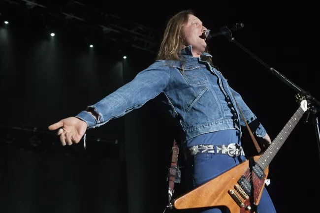 Boganmeldelse: Jesper Binzer – I Won't Cut My Hair