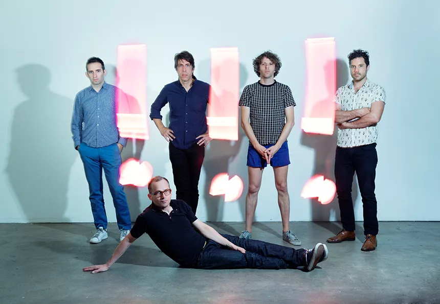 !!! giver dansk koncert