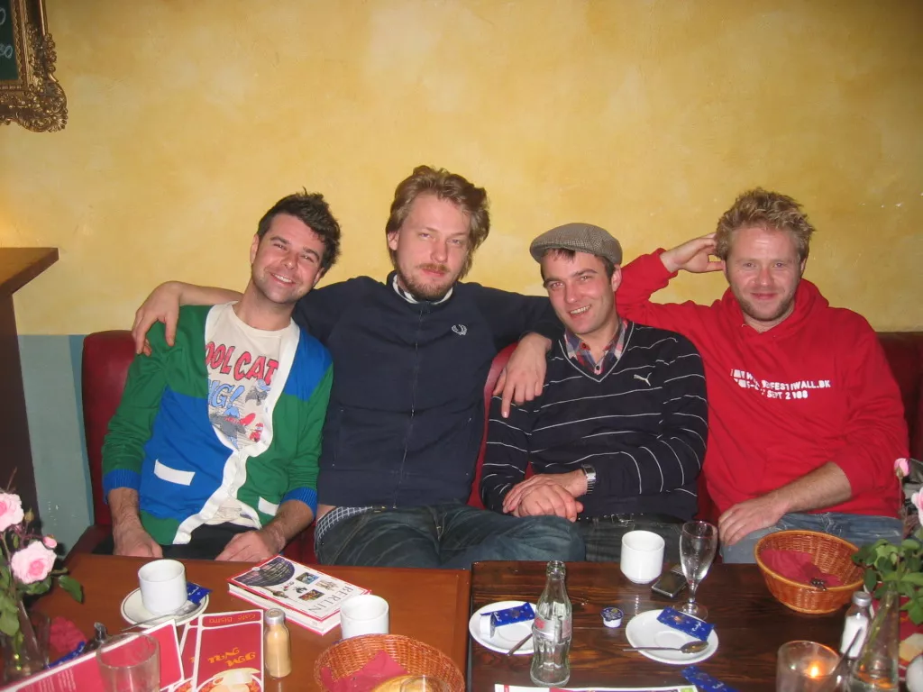 Sterling International-turnédagbog, kapitel 1