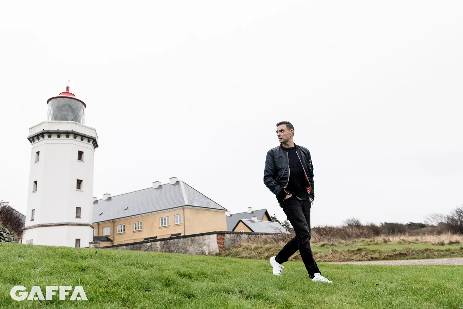 Solidt håndværk på den populære sangers solodebut