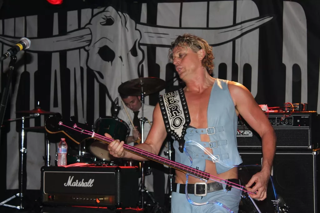 D-A-D 30 år: Armlægning i Ungarn