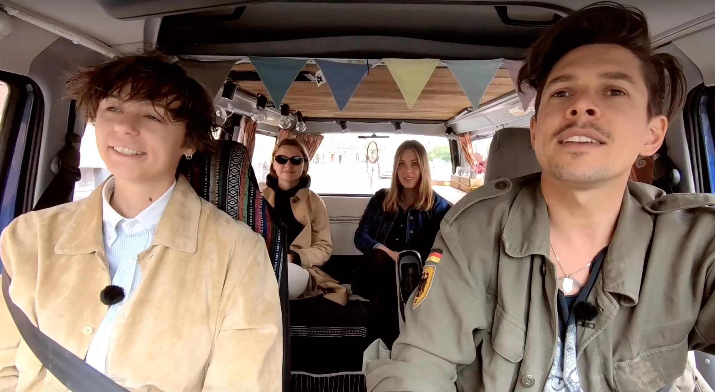 VIDEO: Baby In Vain får et lift til nattens Roskilde-koncert