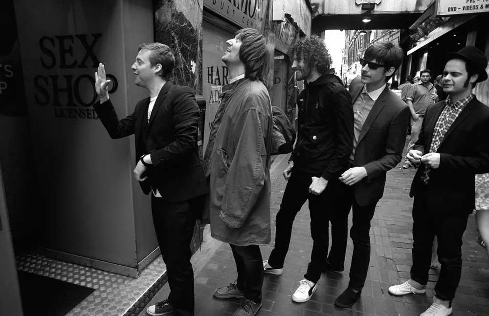 Kaiser Chiefs intar studion