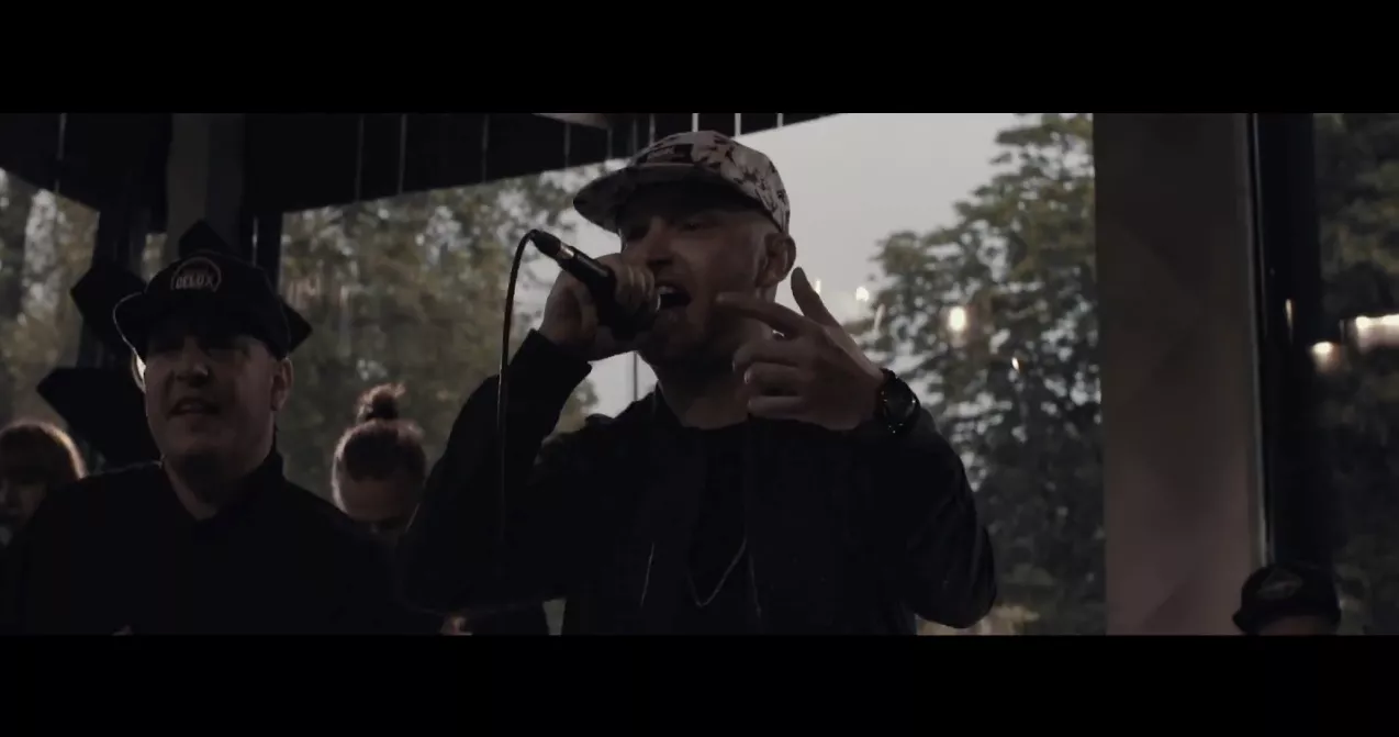 Ny musikvideo: Djämes Braun lytter ik' til dem