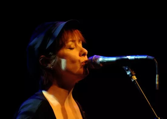 Suzanne Vega pladeaktuel